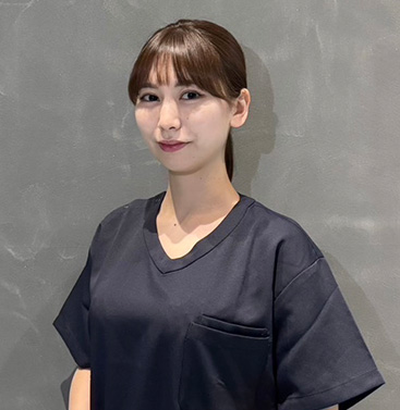 歯科医師　千葉　有璃奈